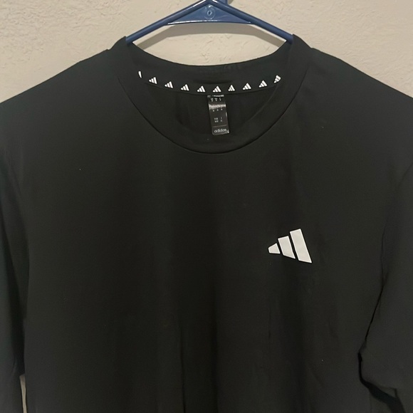 Adidas tshirt - Picture 1 of 4